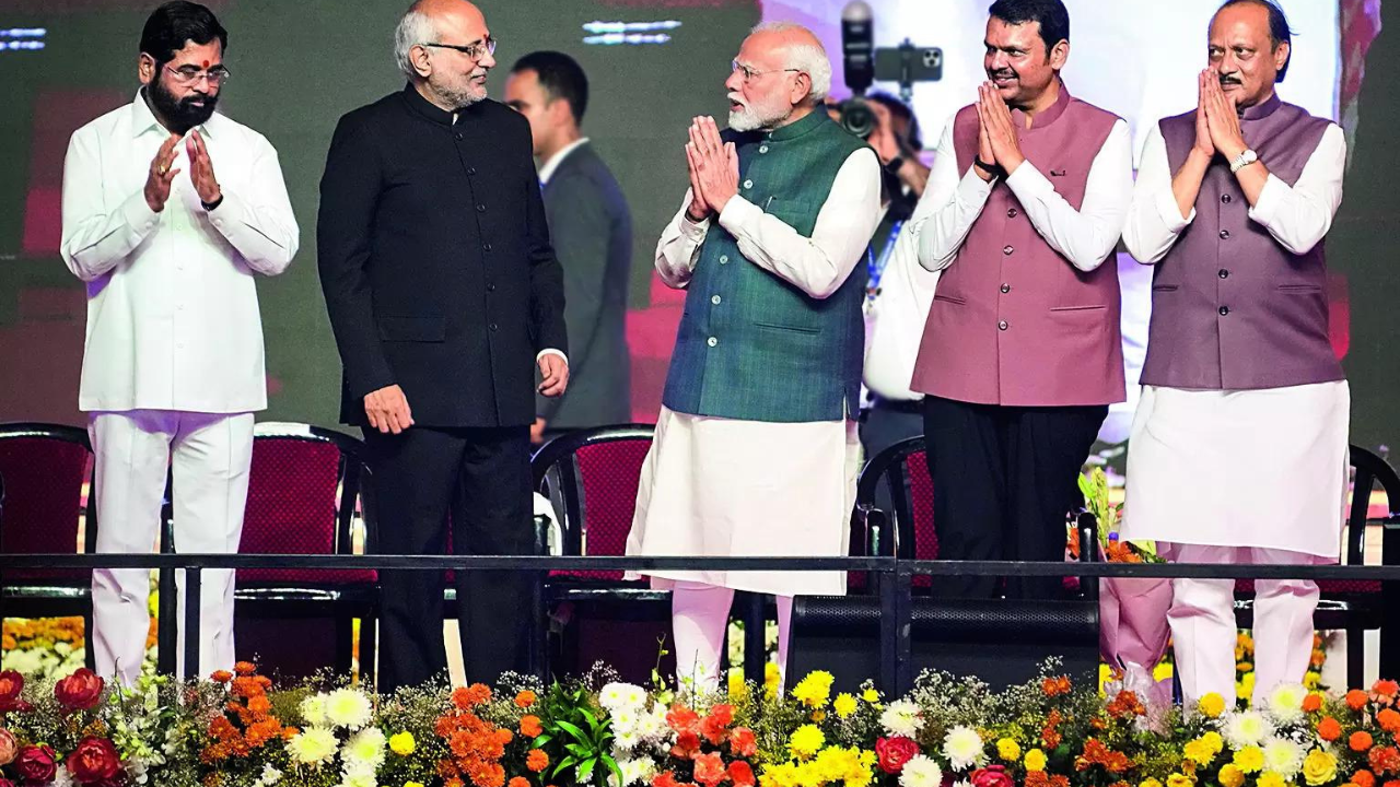 Multistarrer premiere in Mumbai for Mahayuti-2