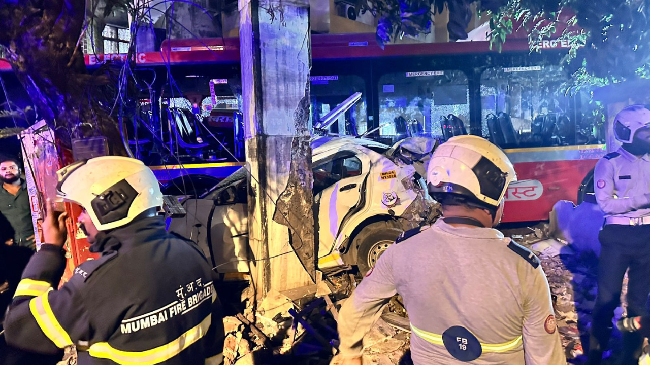 At least 6 dead after bus hits pedestrians, vehicles in Mumbai