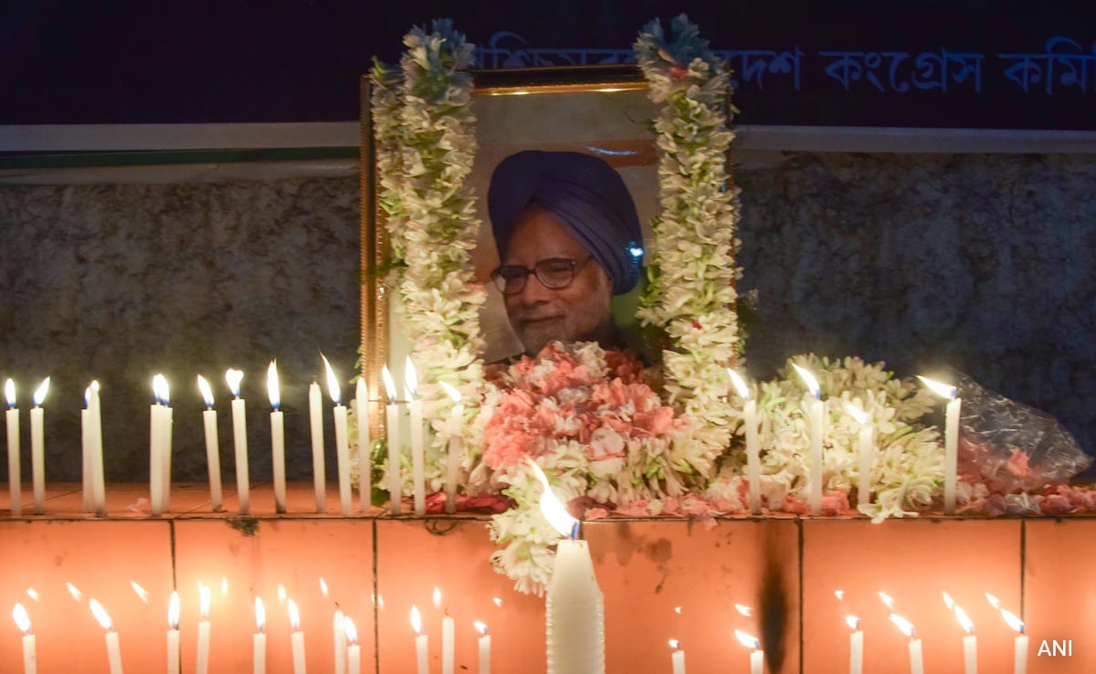 Manmohan Singh’s Funeral Today, Gandhis Arrive At Congresss HQ: Updates