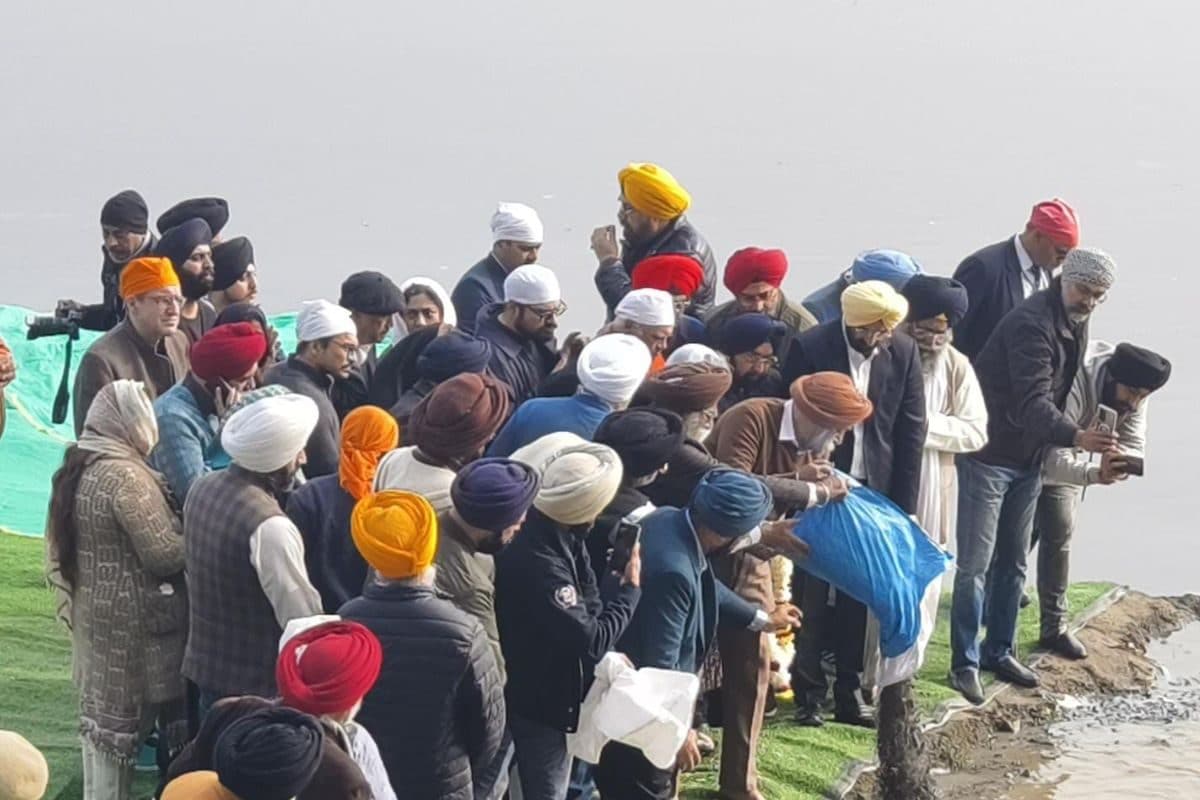 Former PM Manmohan Singh’s Ashes Immersed In Yamuna Day After Last Rites With State Honour