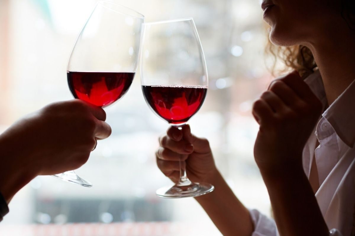 Ghaziabad Man’s Online Date Ends In Rs 34,000 Cafe Bill. Here’s How To Dodge Such Dating Scams