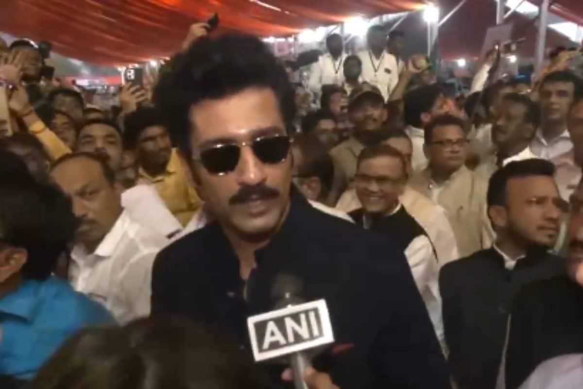 ‘Bahut, Bahut Badhai’: Vicky Kaushal Congratulates Fadnavis On Swearing-in As Maharashtra CM