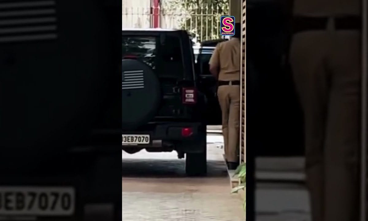 Kareena Kapoor Visits Sister Karishma Amid Stress After Saif’s Injury | Bollywood | N18S | #viral