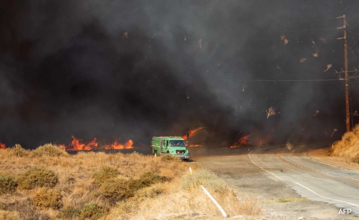 31,000 People Ordered To Evacuate After New Fire Erupts Near Los Angeles