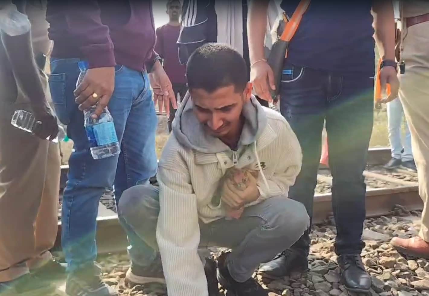 Jalgaon Rail Horror: Photo At Train Station Is Son’s Last Memory Of Mother