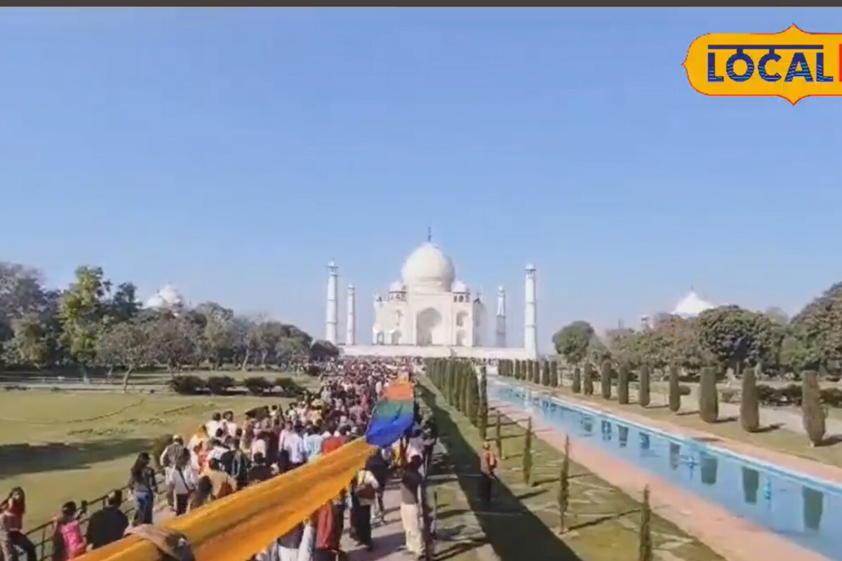 The ‘Chadar’ Offered To Shah Jahan At Taj Mahal Gets Longer Each Year. Here’s Why