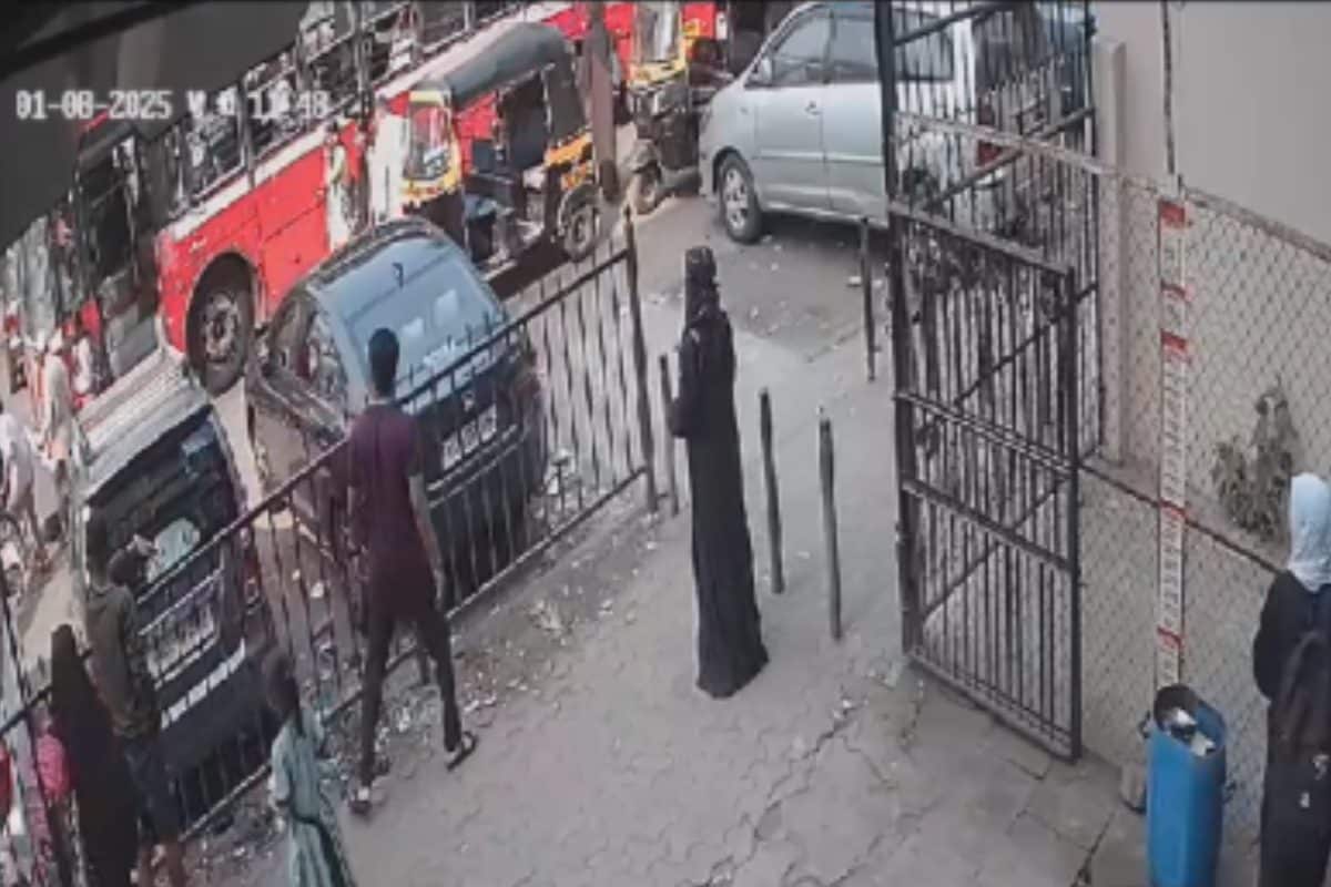 Elderly Man Injured After BEST Bus Hits Him In Mumbai’s Kurla | Video