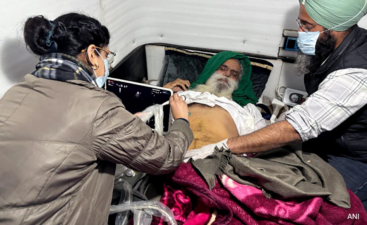 Fasting Farm Leader Takes Medical Aid As Centre Agrees For Meeting