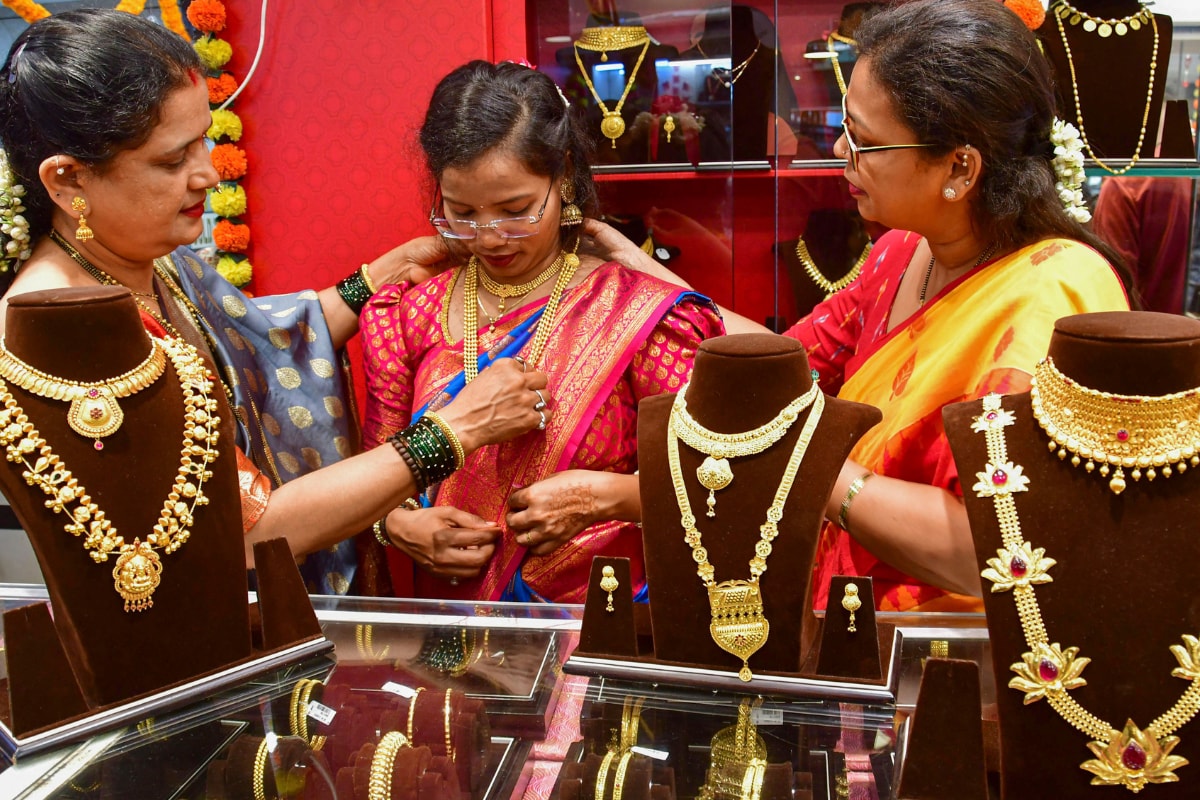 Vegetable Vendor Exposes Mumbai Jeweller’s Rs 13.5 Crore Ponzi Scheme