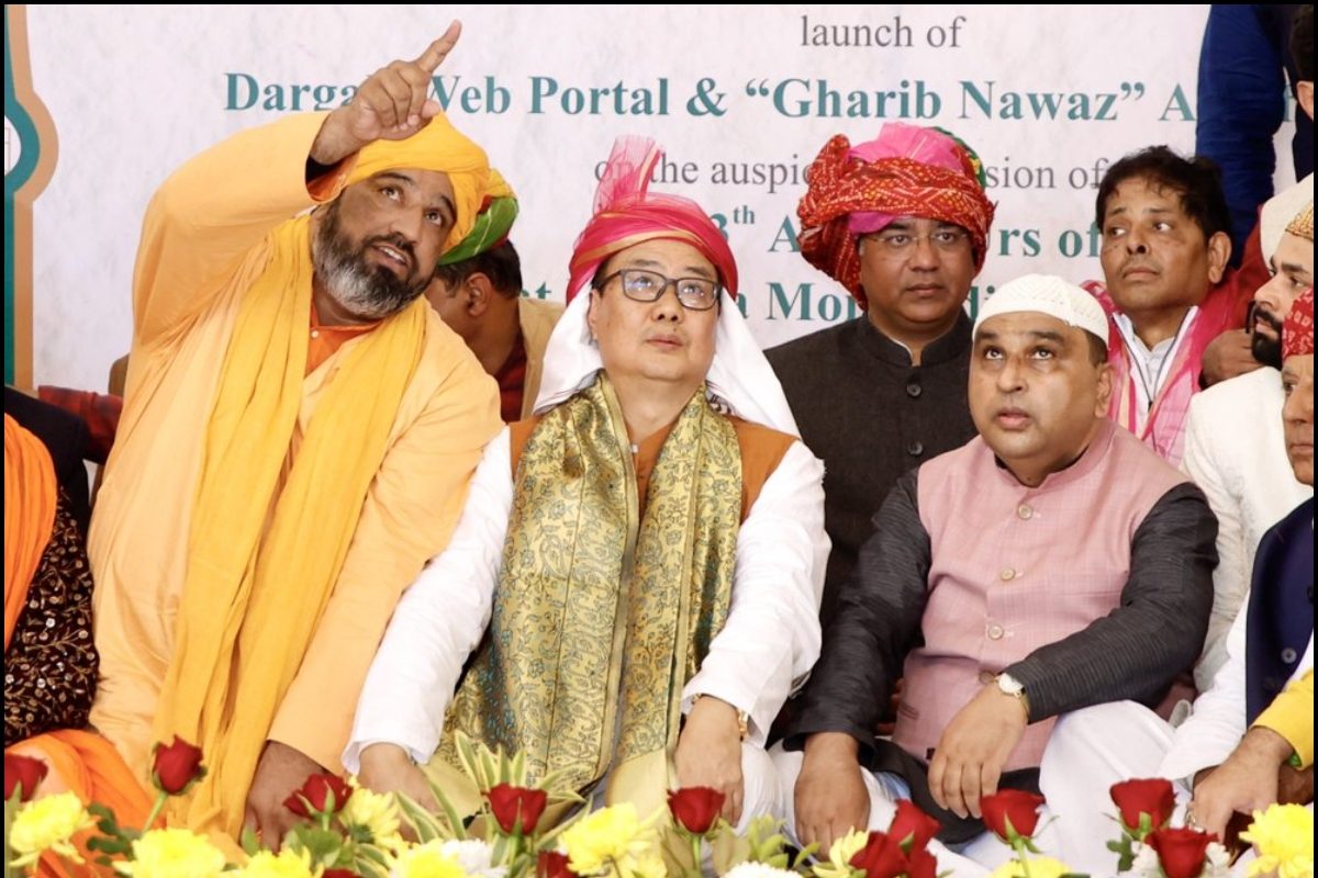 Kiren Rijiju Offers Sacred ‘Chadar’ At Ajmer Sharif Dargah On PM Modi’s Behalf