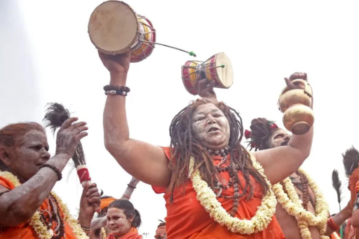 At Maha Kumbh Camp, Agra Teen Decides To Become ‘Sadhvi’. Parents ‘Donate’ Her, ‘Pind Daan’ To Follow