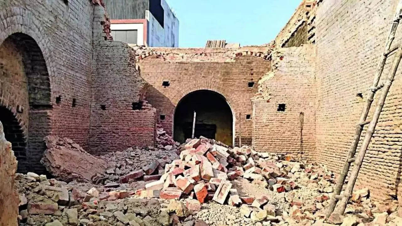 Agra’s 17th C Mughal-era haveli razed by ‘builder’