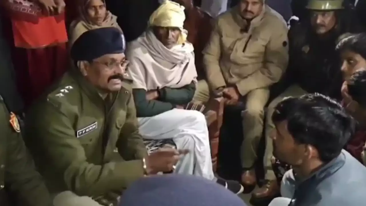 ‘Keep the body’: UP cop loses cool at family protesting custody death – Video