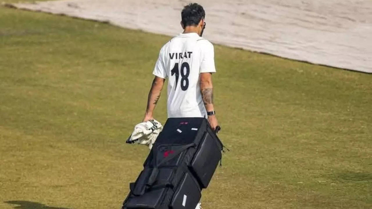 ‘Kya baat kar rahe ho?’: Virat Kohli declines help with his cricket gear