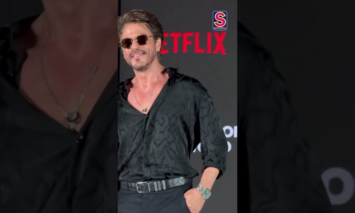 Shah Rukh Khan Setting The Bar High In All-black With Those Glares! Damn, He Looks Hot! | N18S