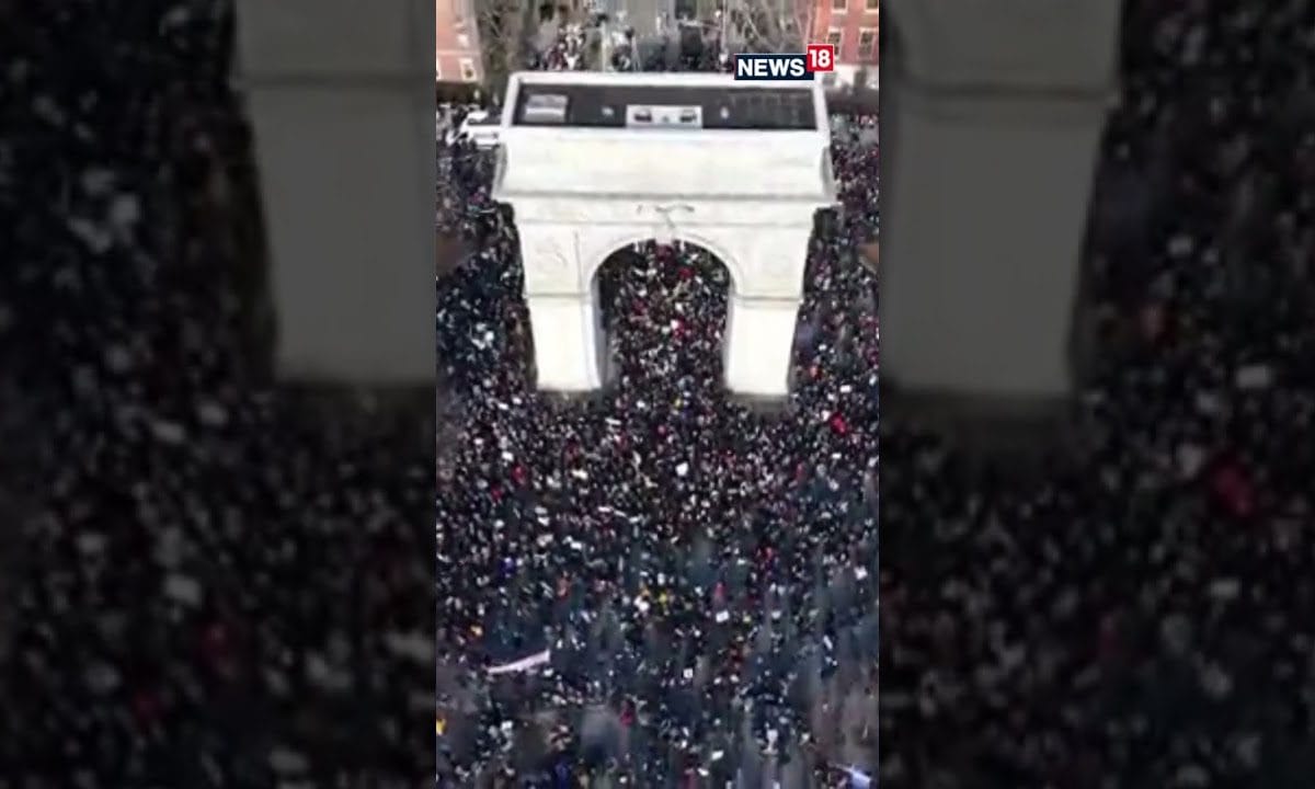 Demonstrators Defy Trump in Union Square | #trumpnews | N18S