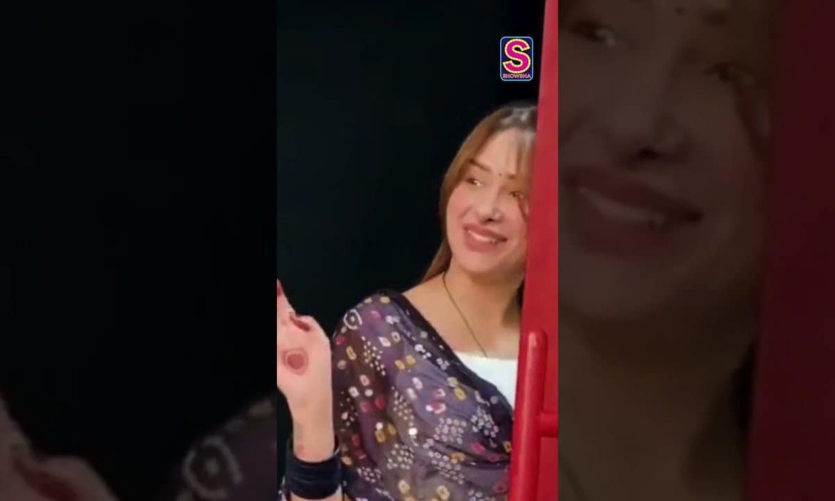 Mahira Sharma Blushes As Paparazzi Ask Her ‘Favourite Cricketer’ Amid Mohammed Siraj Dating Rumours