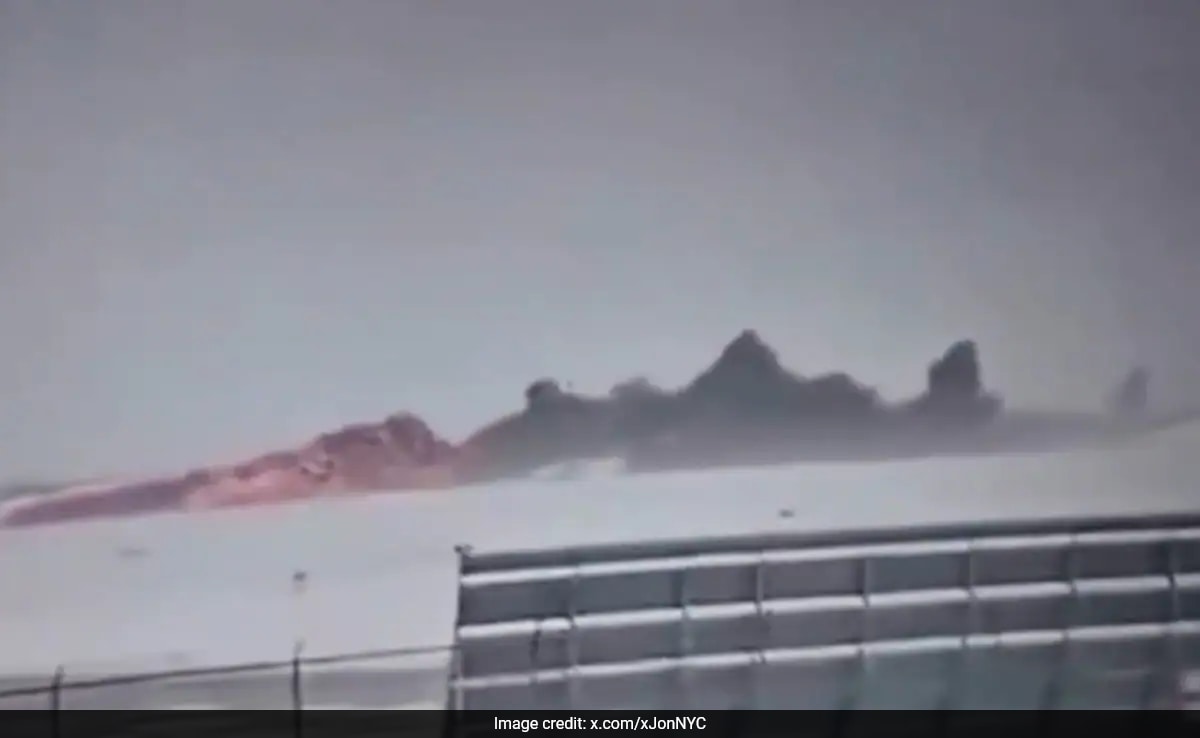 Video Shows Delta Air Lines Plane Crashing Upside Down In Canada