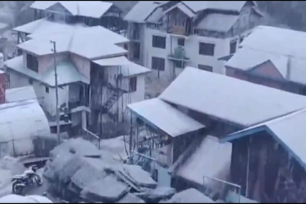 J&K’s Doda, Rajouri Districts Receive Heavy Snowfall After Dry Spell | Watch