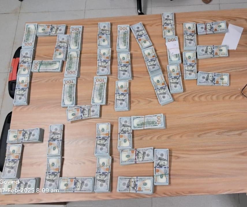 0,100 Between Pages Of 3 Students’ Books: Huge Seizure At Pune Airport