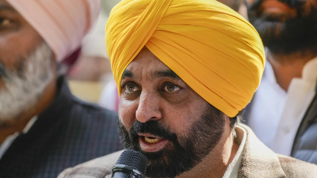 ‘They talk about others but … ‘: AAP, Cong spar over ‘MLAs in touch’ claim