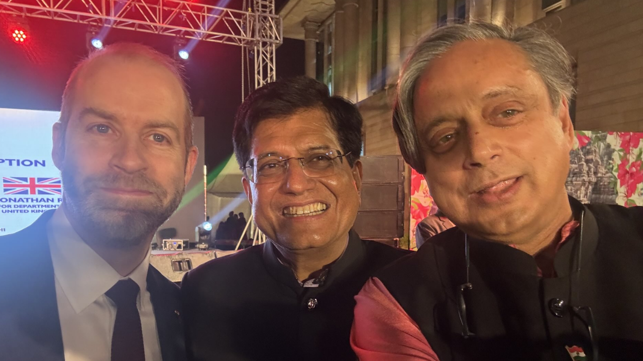 Amid Congress rift rumours, Shashi Tharoor shares photo with BJP’s Piyush Goyal
