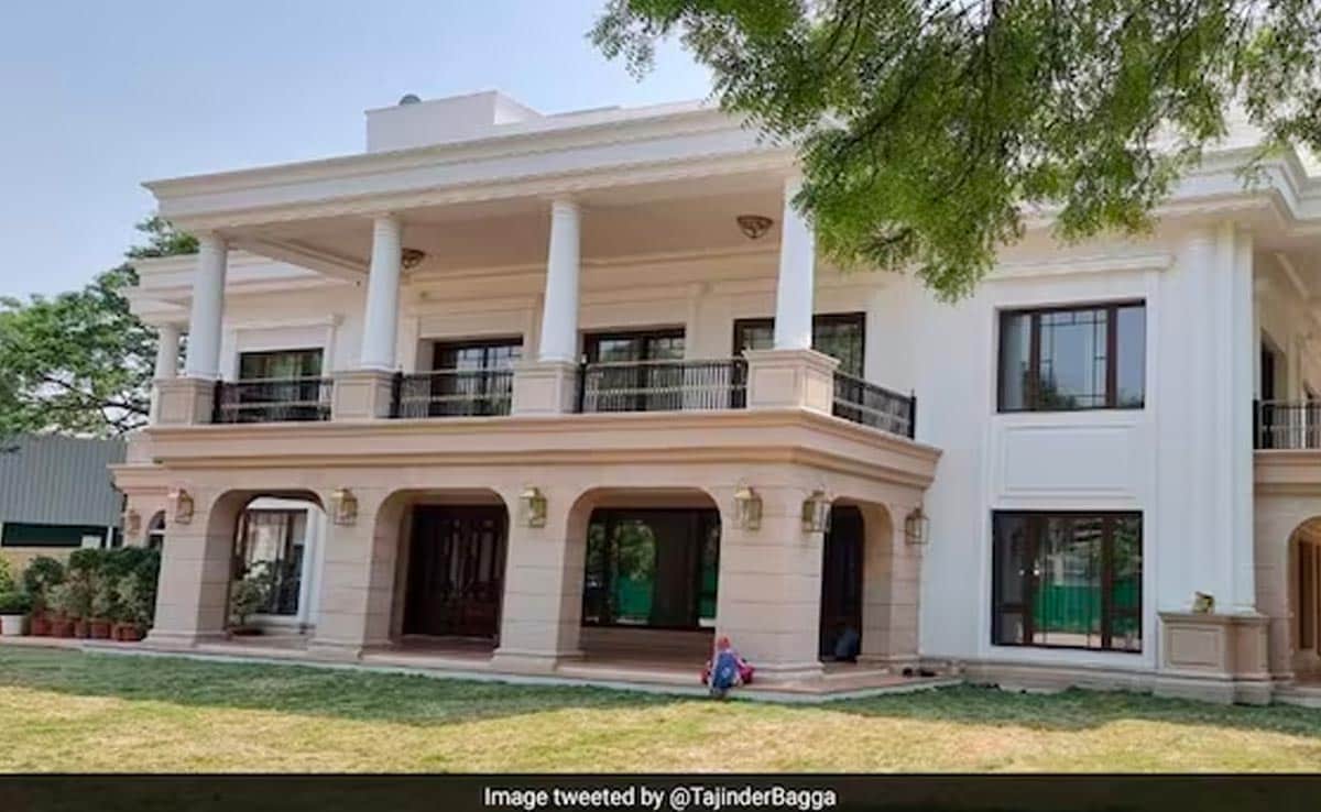 Centre Orders Probe Into Delhi Bungalow At Centre Of ‘Sheeshmahal’ Row
