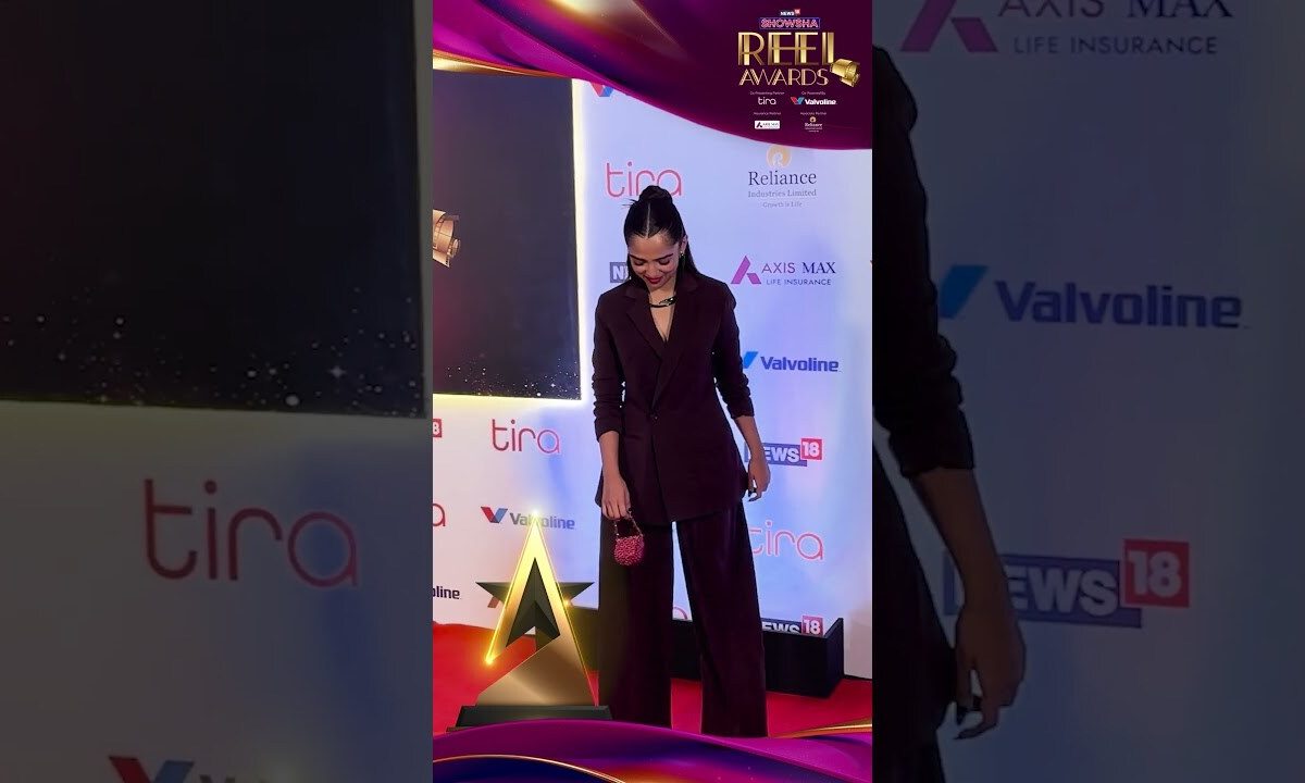 Ahsaas Channa Shines Bright on the Red Carpet #ShowshaReelAwards2025