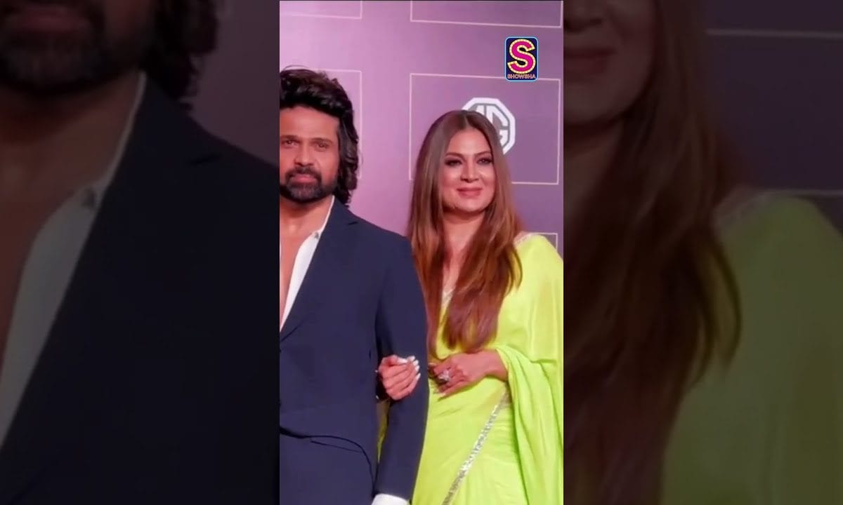 Badass Ravi Kumar Himesh Reshammiya Poses With His Real Life Madhubala | N18S | #shortvideo