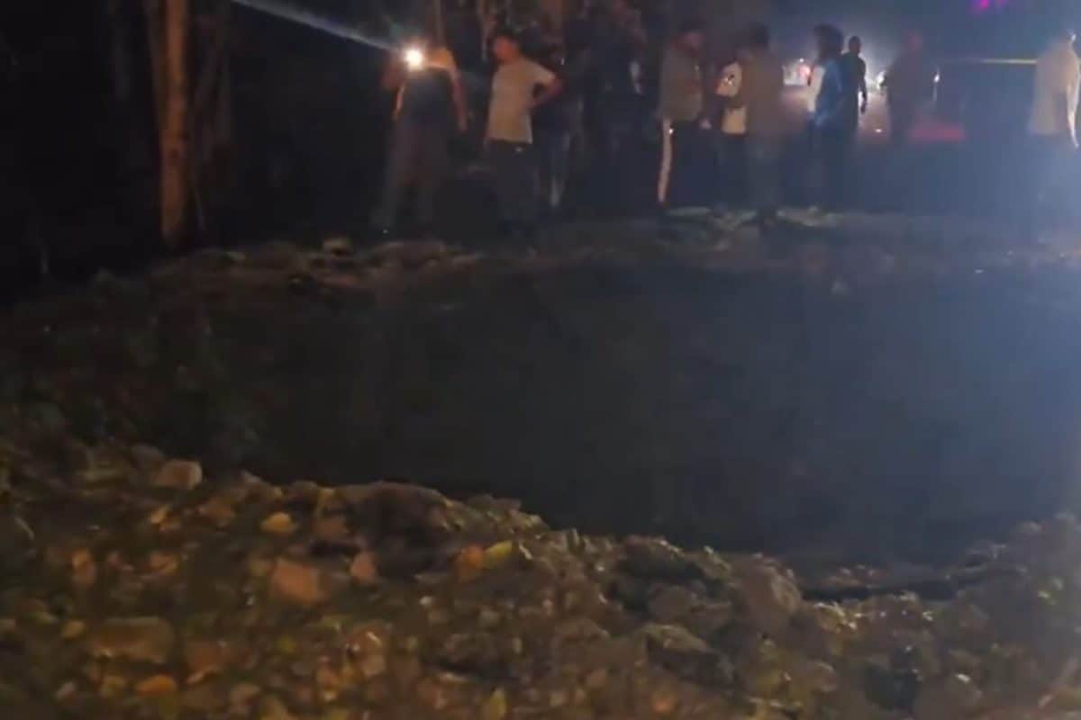 Two Security Personnel Injured As Naxals Target Vehicles Of STF Jawans In Chhattisgarh’s Bijapur