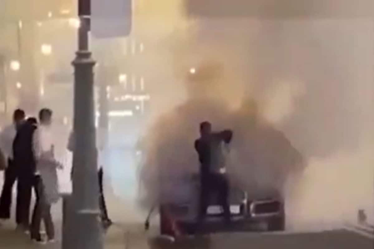 Limo From Vladimir Putin’s Car Fleet Explodes In Moscow, Video Emerges