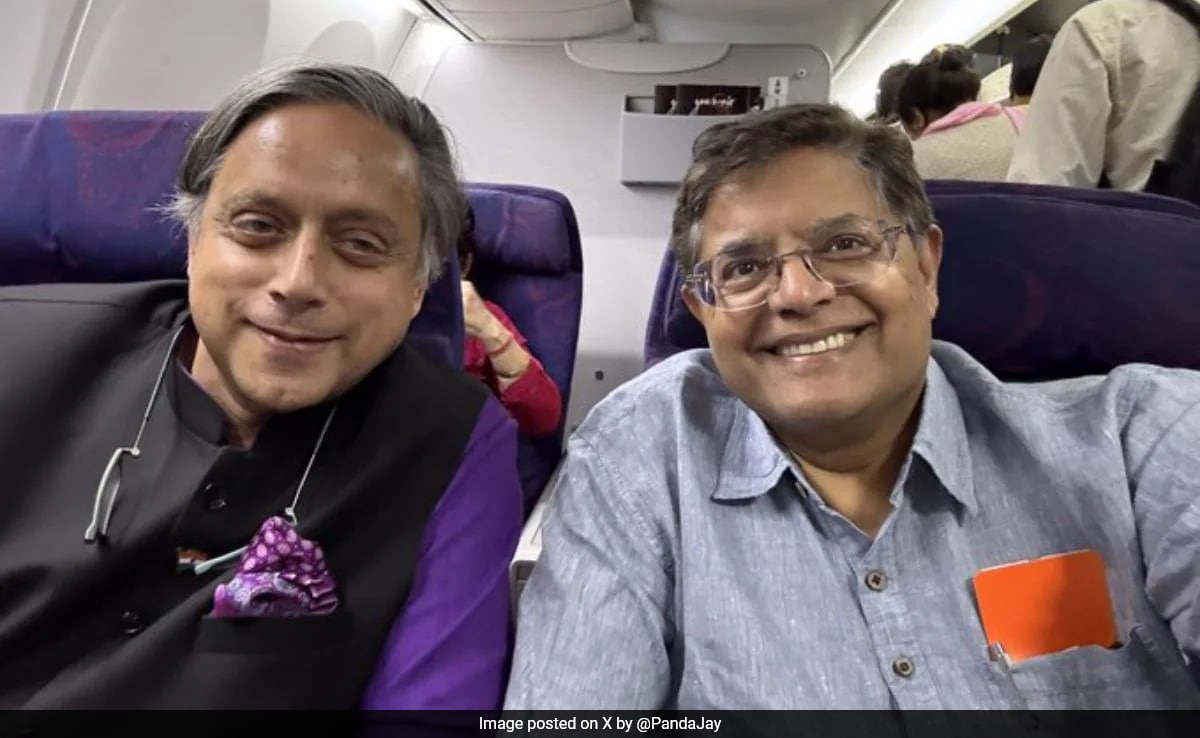 BJP MP’s “Same Direction” Selfie With Shashi Tharoor. Congress MP Reacts