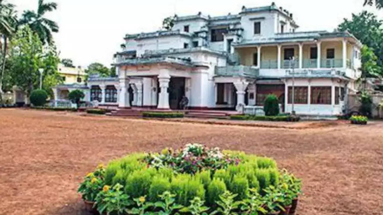 ‘Damage to trees’: WB govt imposes ban on Holi celebrations in Santiniketan