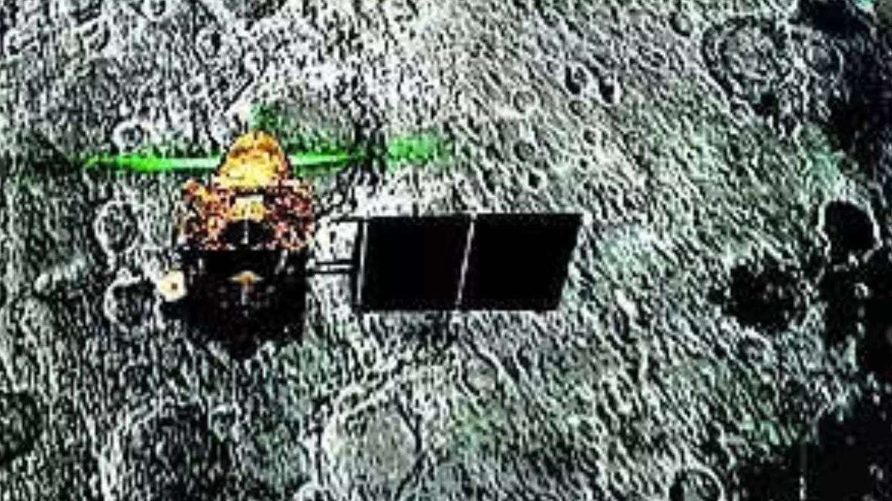 Finding water-ice on Moon: Chandrayaan-3 unlocks some ‘hot’ secrets