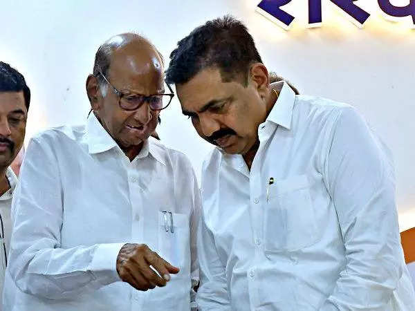 Ajit holds closed-door meet with NCP(SP) neta, Sharad peeps in