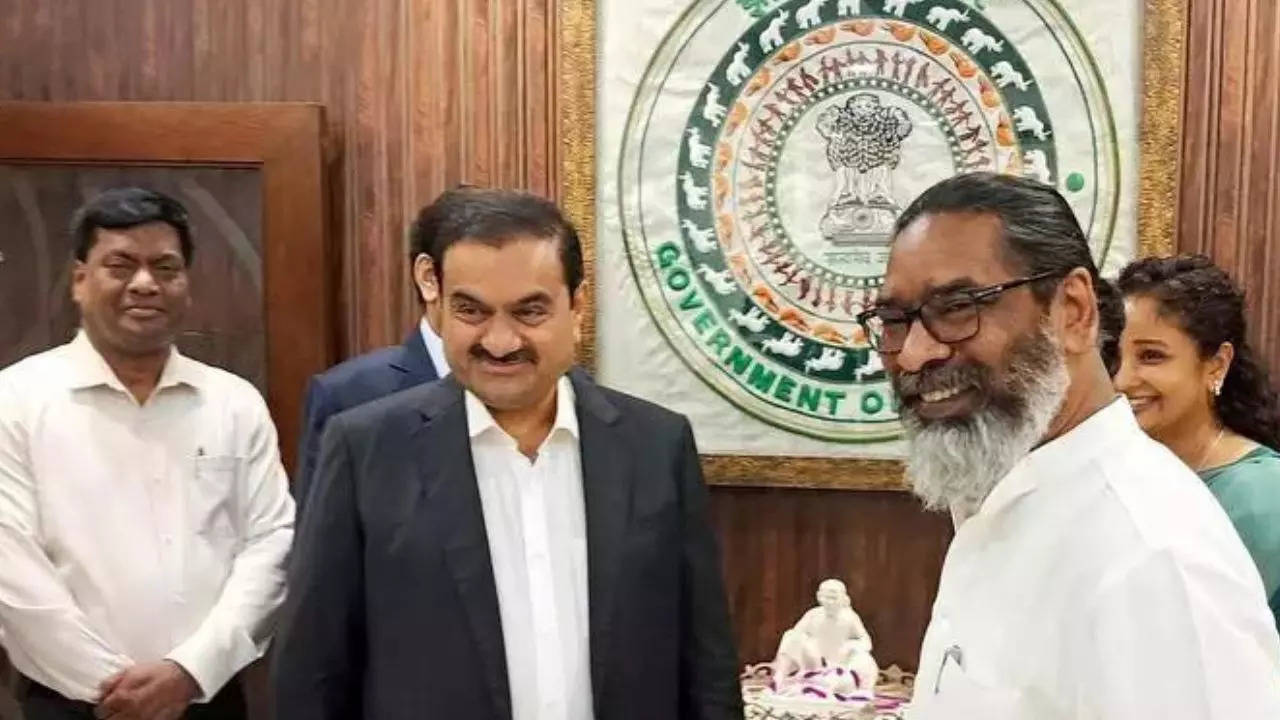 Soren-Adani meet gives ammo to BJP