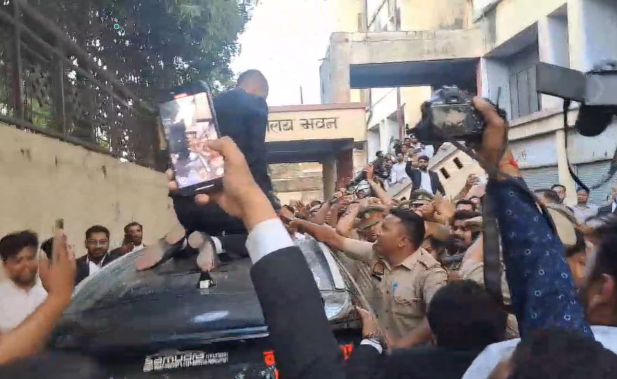 “Taiyyar Raho”: 100 Lawyers Try To Attack Cement Murder Accused In Meerut Court