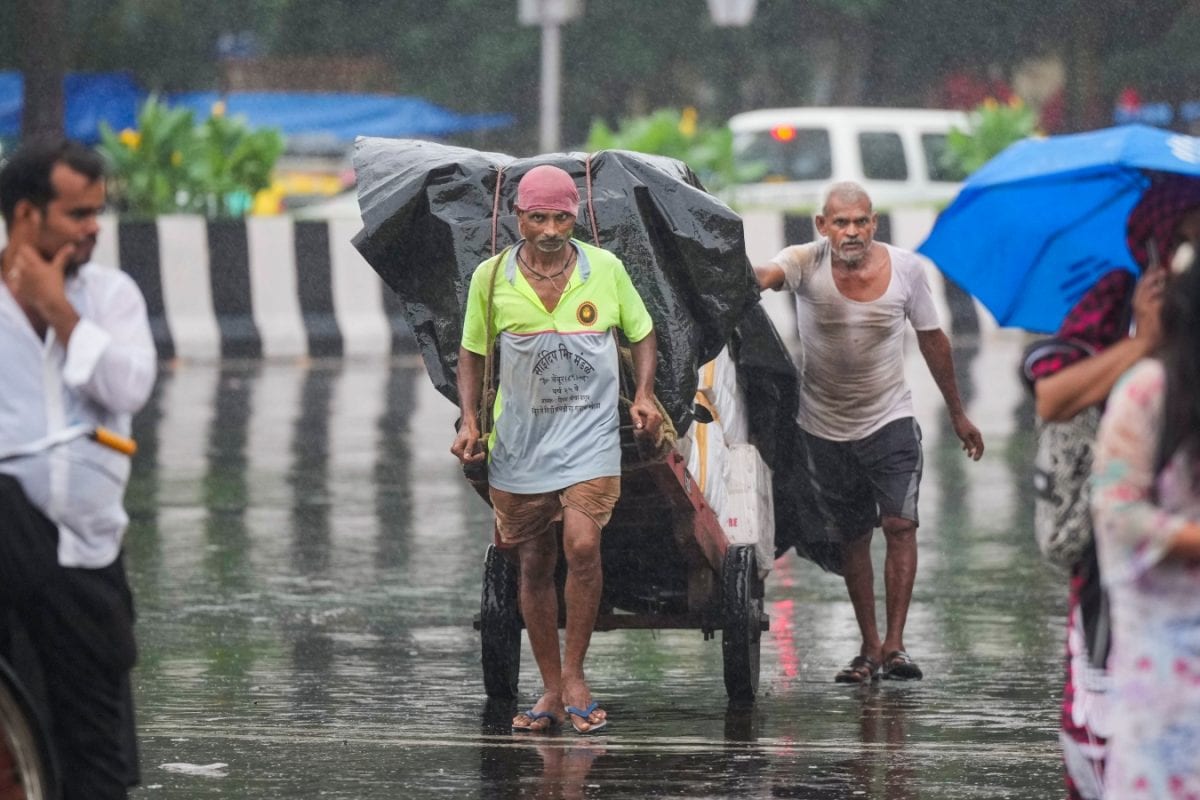 IMD Predicts Light Showers In Mumbai Till April 2, Yellow Alert For Thane And Raigad