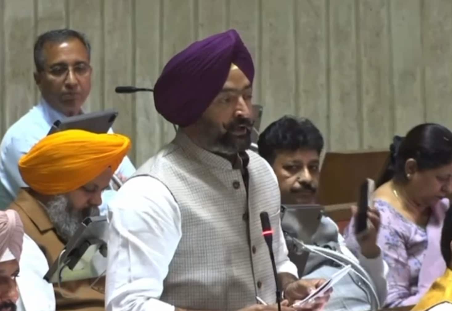 “Feel Like Living In Pak”: AAP MLA Slams Punjab’s Work In Health Sector