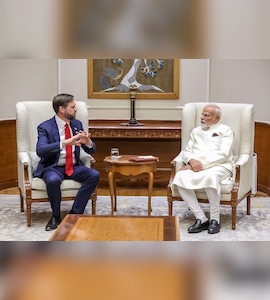 “Great Leader”: JD Vance Lauds PM Modi During His India Visit