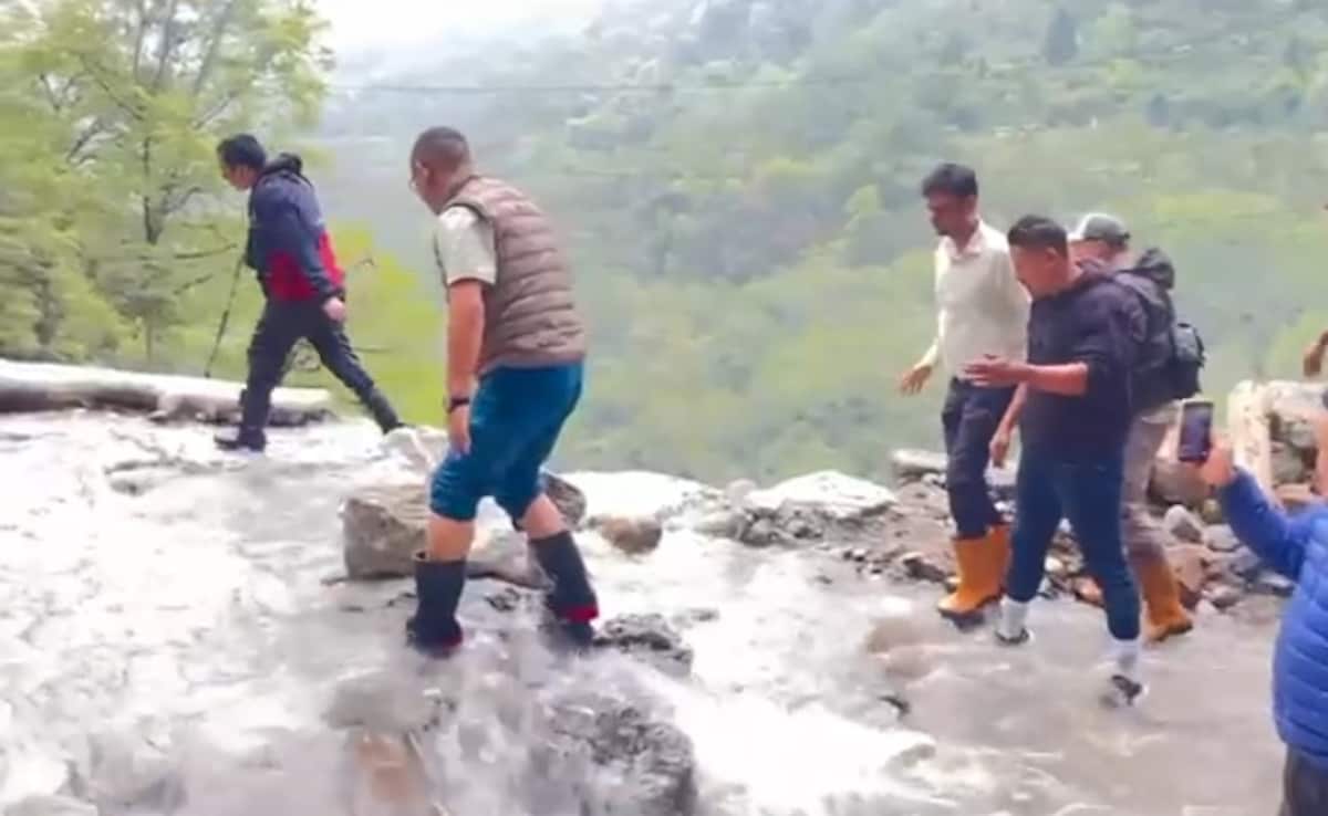 Hundreds Of Tourists Stranded In North Sikkim Due To Landslides Rescued