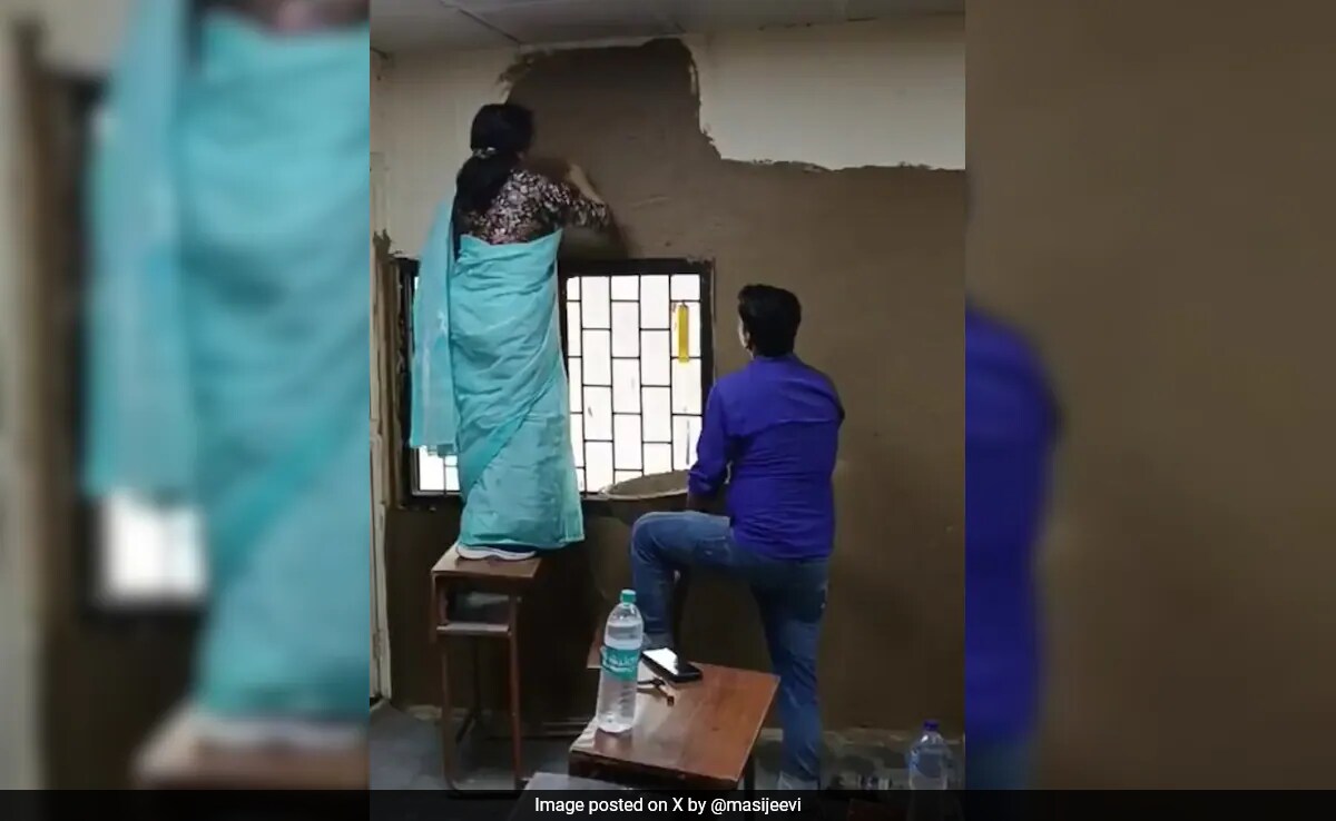 Video: Delhi College Principal Paints Classroom Wall With Cow Dung