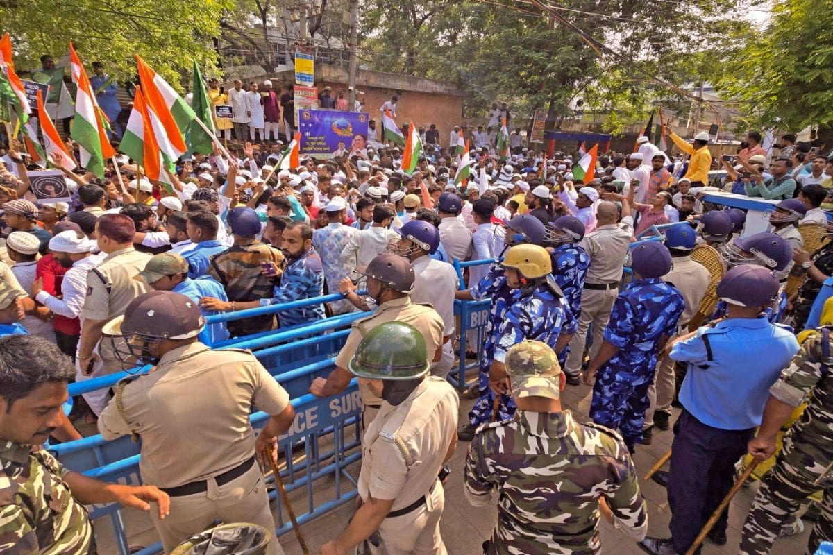 Intelligence Agencies Raise Concerns Over Law And Order Deterioration In West Bengal: Sources To News18