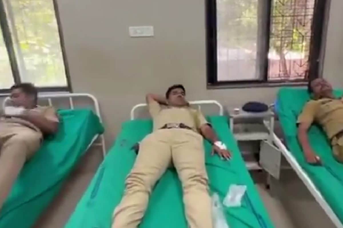 21 Cops Injured During Demolition Drive At Nashik Dargah, 15 Detained