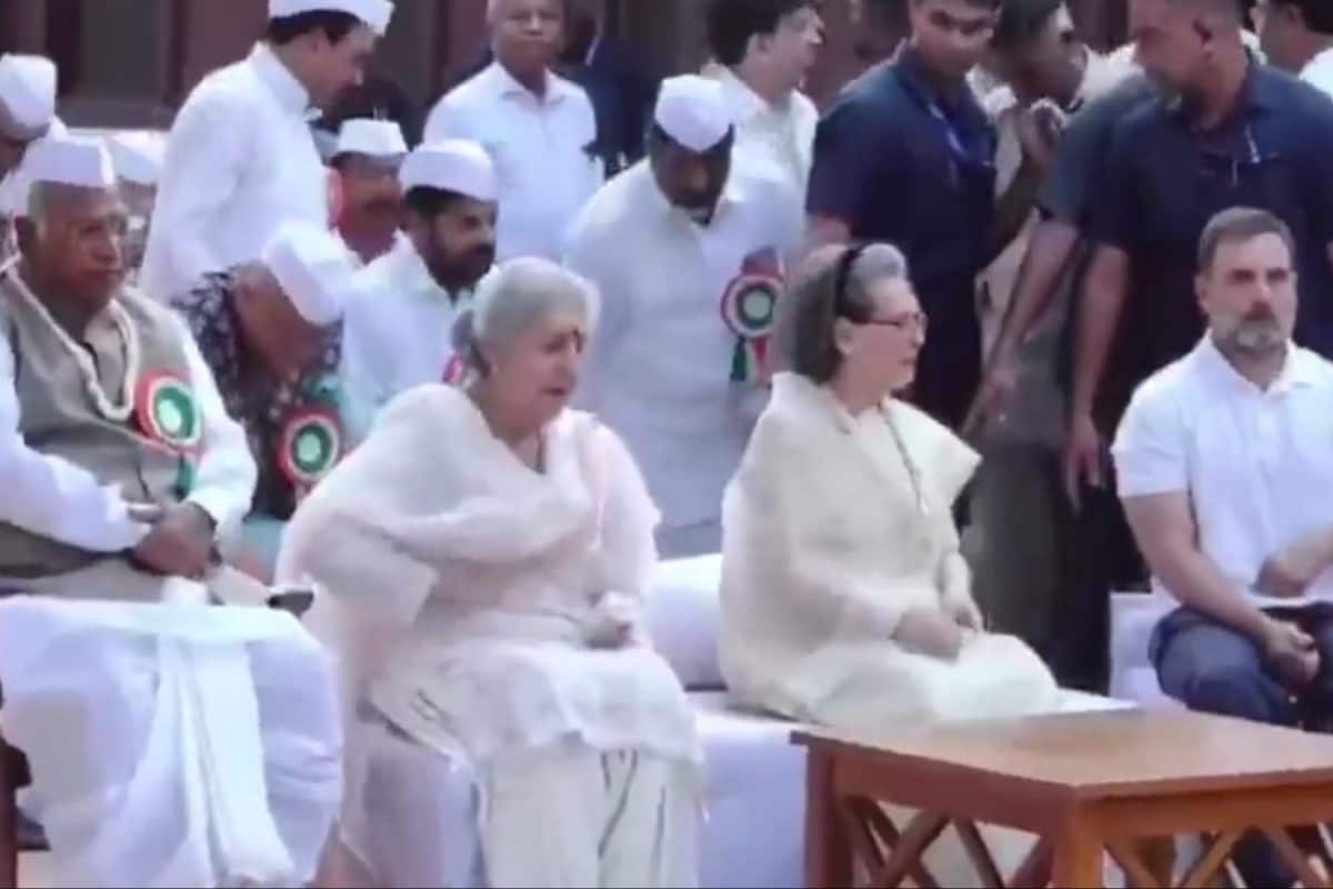 Mallikarjun Kharge Sits On Separate Chair At Congress Event, BJP Calls Party ‘Anti-Dalit’