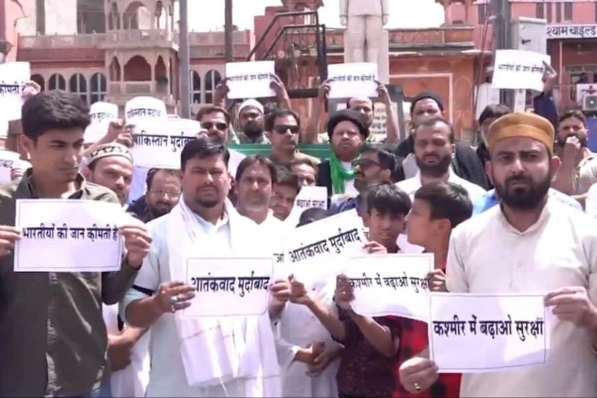 ‘Every Indian Is Pained’: Muslims Wear Black Armbands Over Pahalgam Attack, Shout Anti-Pakistan Slogans