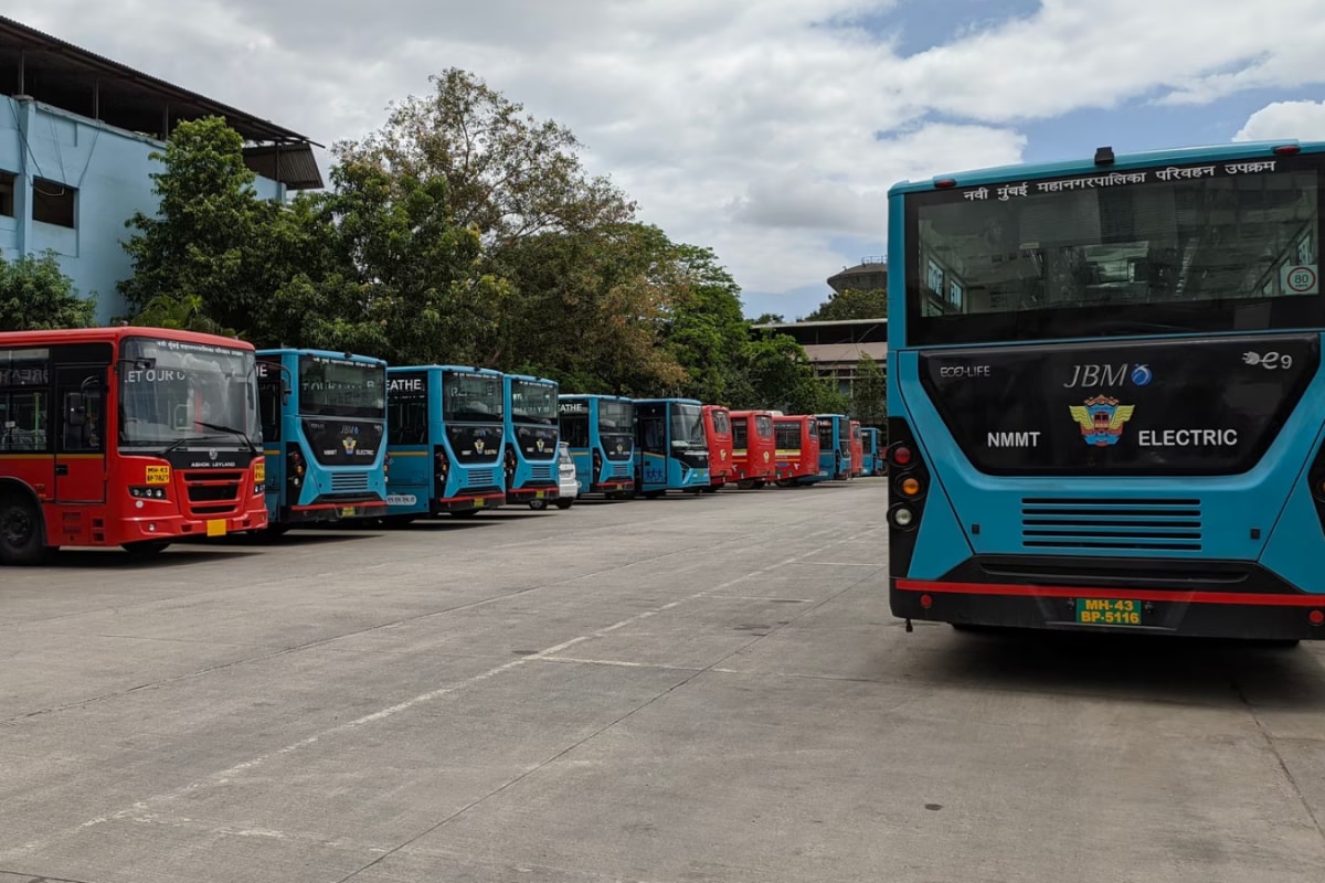 Couple Caught Having Sex Inside Moving Bus In Navi Mumbai