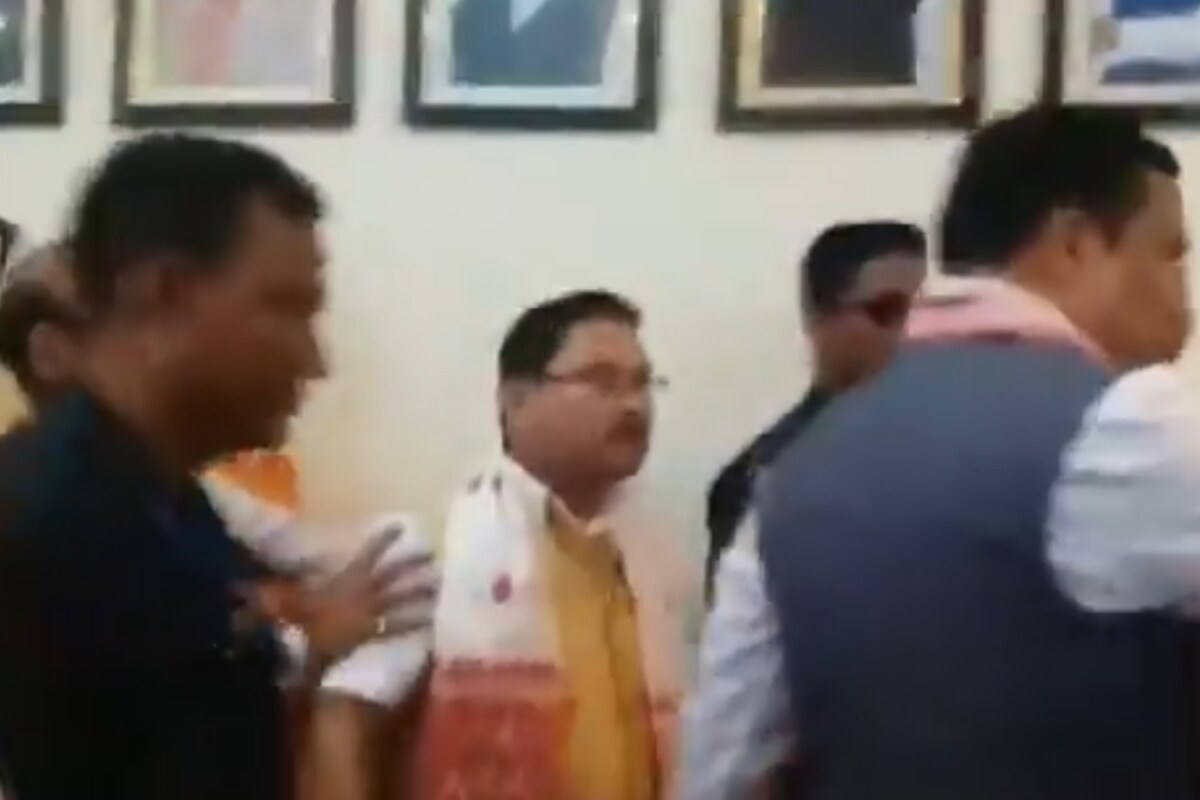 Assam BJP Chief Lambasts Minister In Presence Of CM Sarma In An Event | Watch