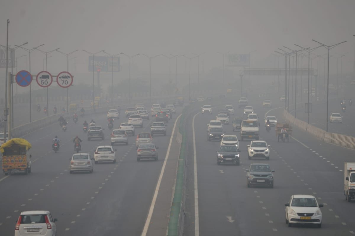 Vehicles Failing Emission Test Also Got Pollution Under Control Certificates In Delhi With AAP Govt: CAG