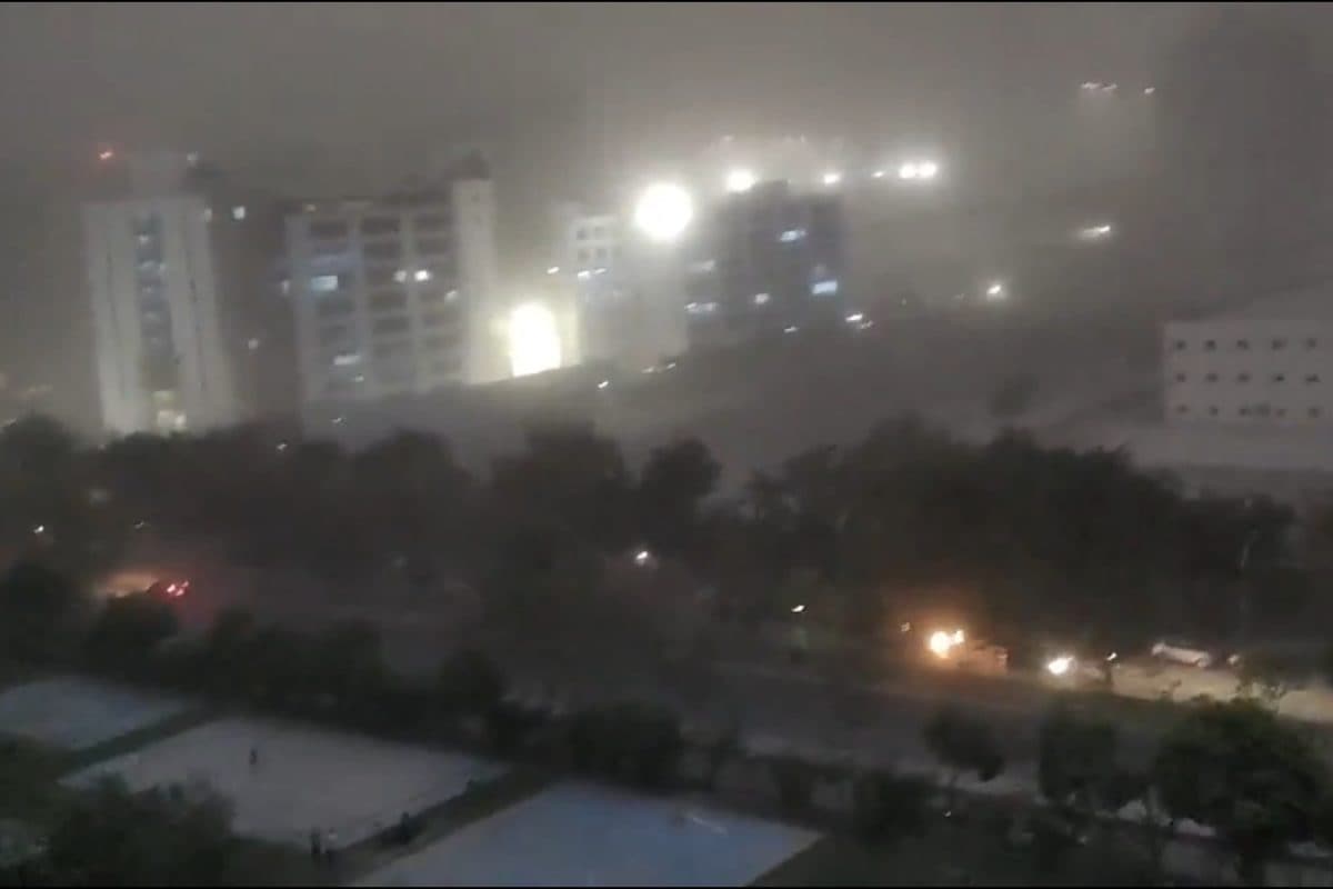 Dust Storm Hits Delhi-NCR For Second Consecutive Day, Brings Relief From Rising Heat